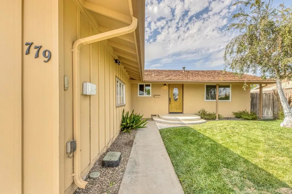 779 Bedford Drive Salinas, CA 93901