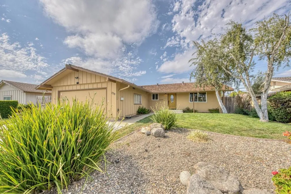 779 Bedford Drive Salinas, CA 93901