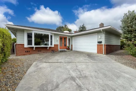 138 Woodcrest Place