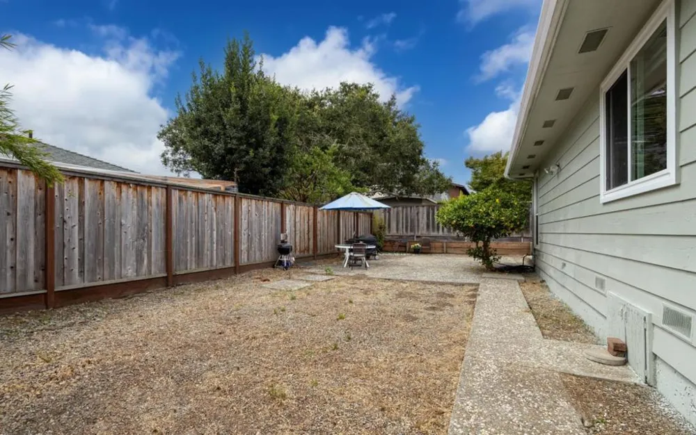138 Woodcrest Place Santa Cruz, CA 95065