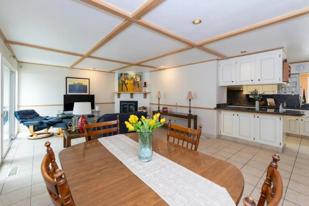 138 Woodcrest Place Santa Cruz, CA 95065