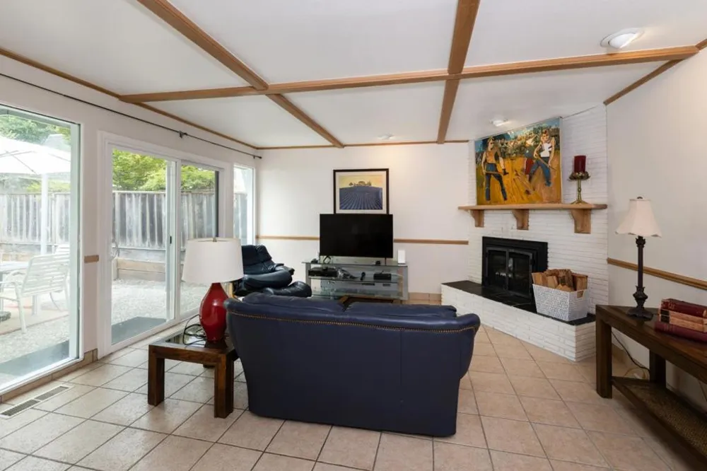 138 Woodcrest Place Santa Cruz, CA 95065
