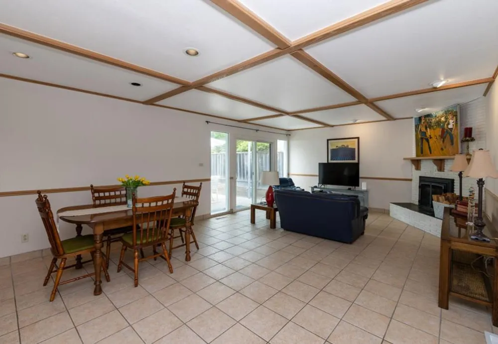 138 Woodcrest Place Santa Cruz, CA 95065