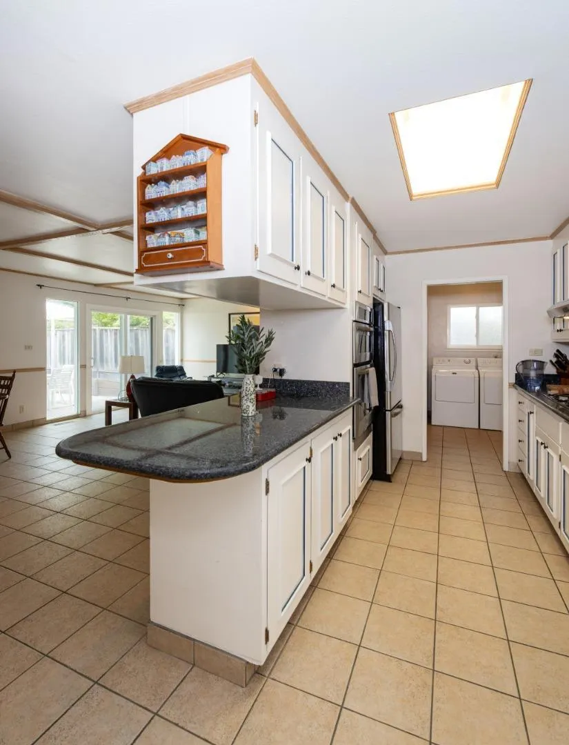 138 Woodcrest Place Santa Cruz, CA 95065