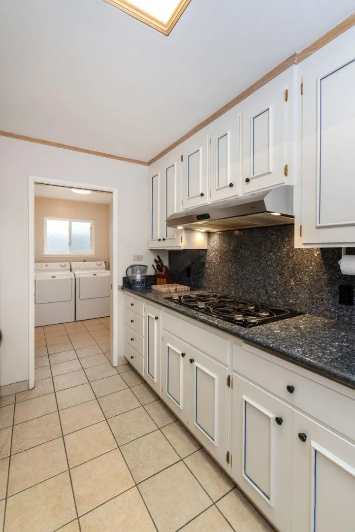 138 Woodcrest Place Santa Cruz, CA 95065