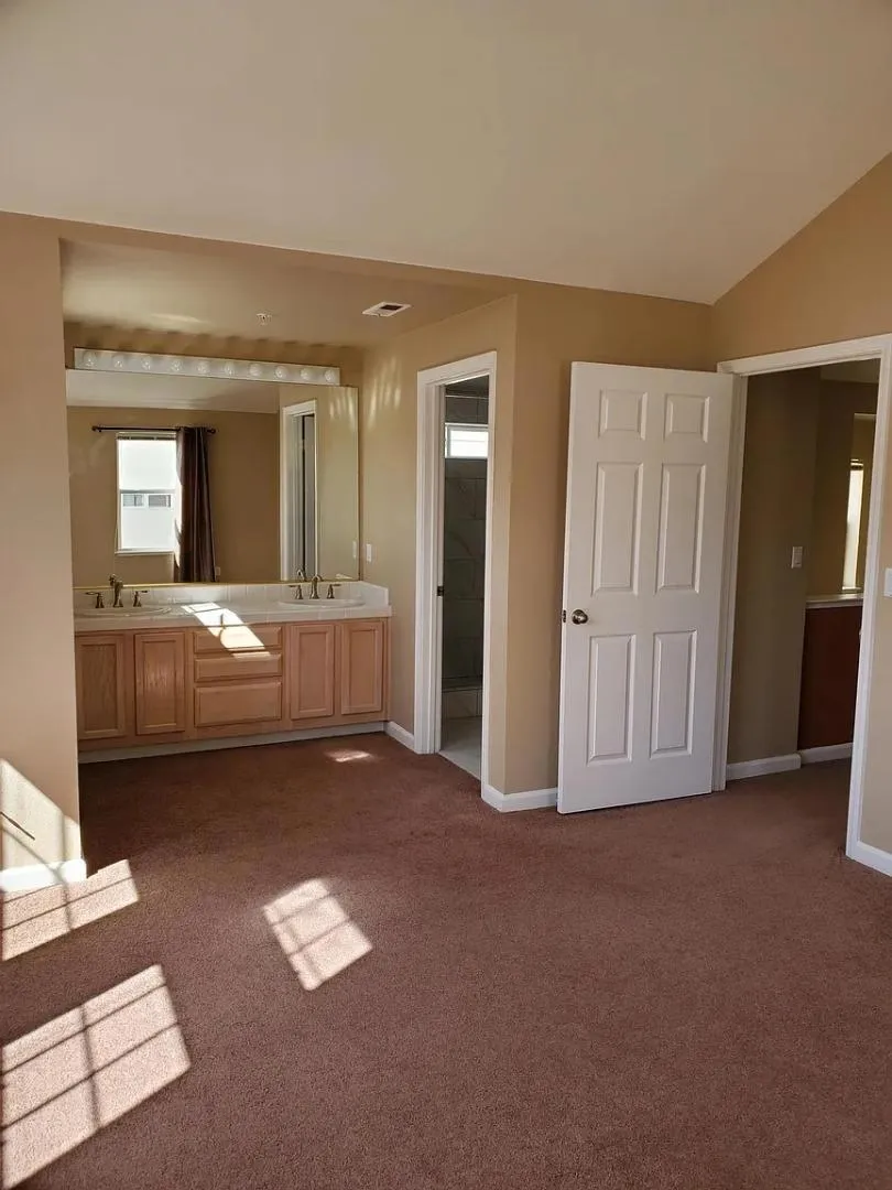 106 Village Circle Santa Cruz, CA 95060