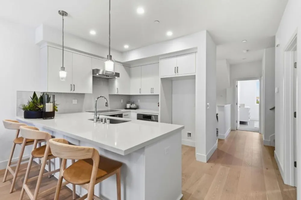 2861 Josephine Lane Palo Alto, CA 94303