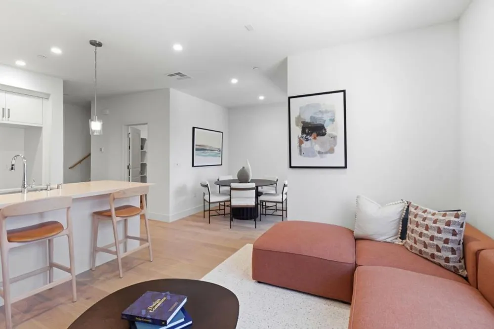 2861 Josephine Lane Palo Alto, CA 94303