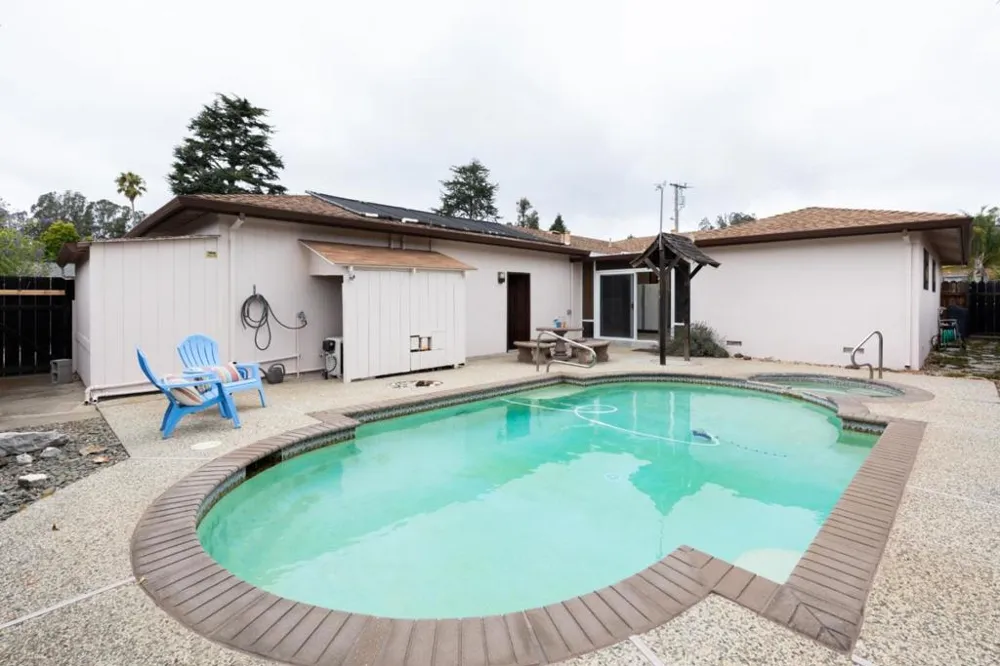 2520 Howe Street Santa Cruz, CA 95065
