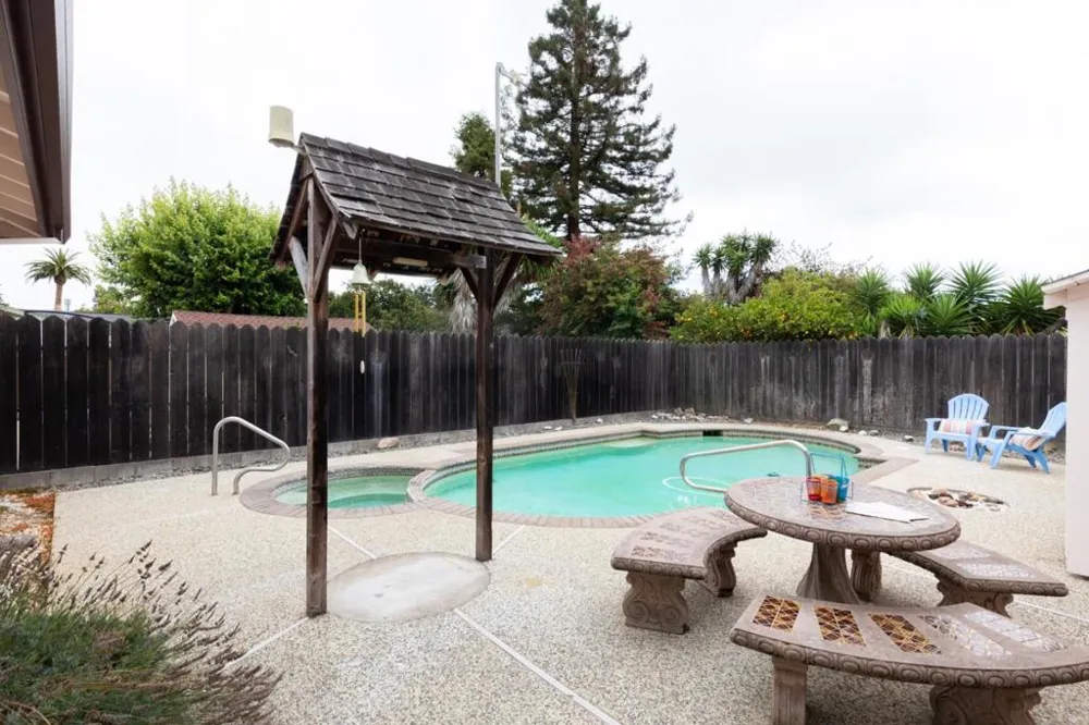 2520 Howe Street Santa Cruz, CA 95065