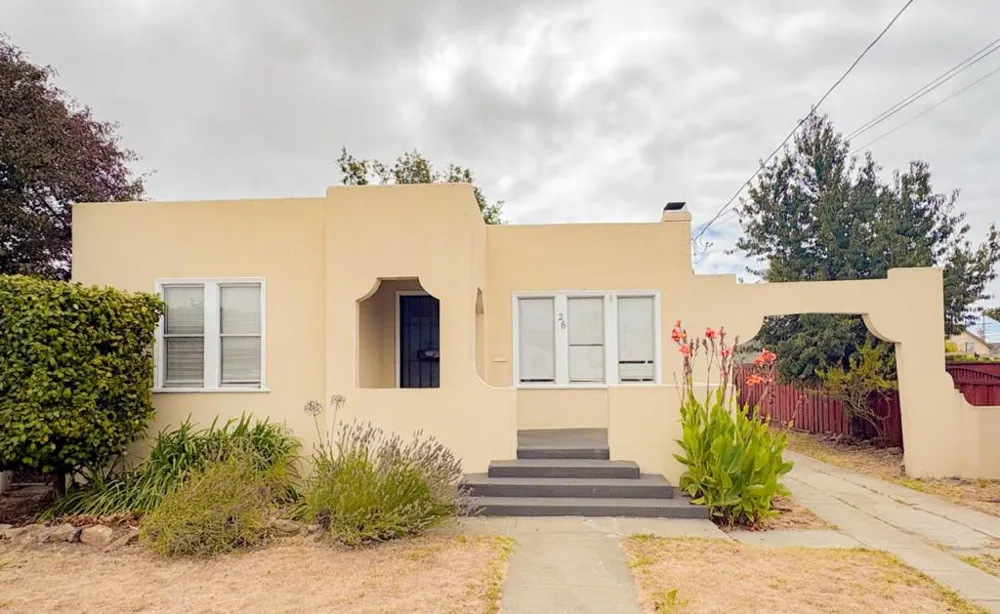 26 Laurel Street Watsonville, CA 95076