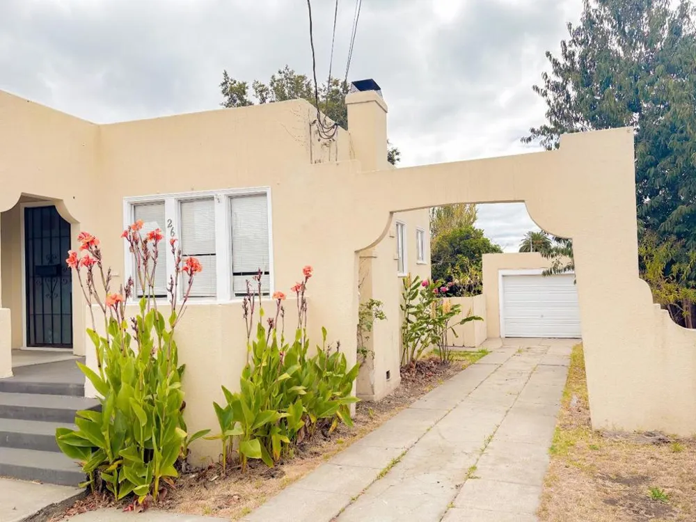 26 Laurel Street Watsonville, CA 95076