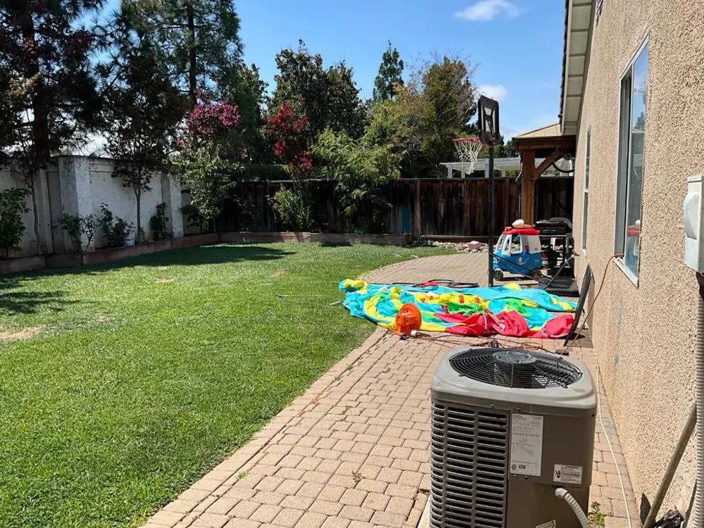 2560 Glenview Drive Hollister, CA 95023