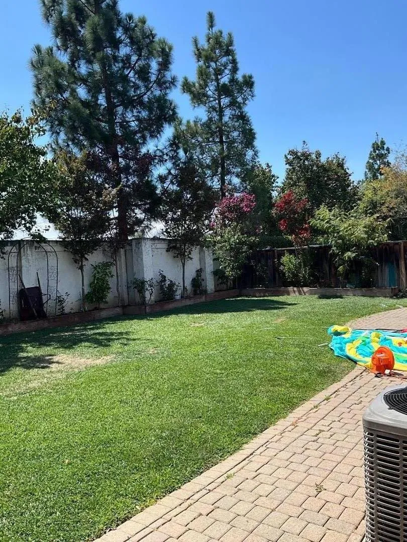 2560 Glenview Drive Hollister, CA 95023
