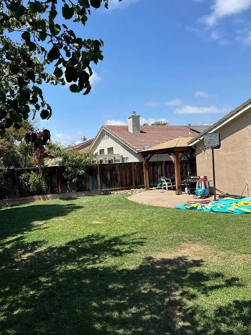 2560 Glenview Drive Hollister, CA 95023