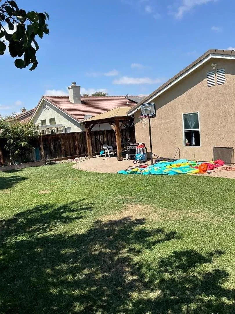 2560 Glenview Drive Hollister, CA 95023