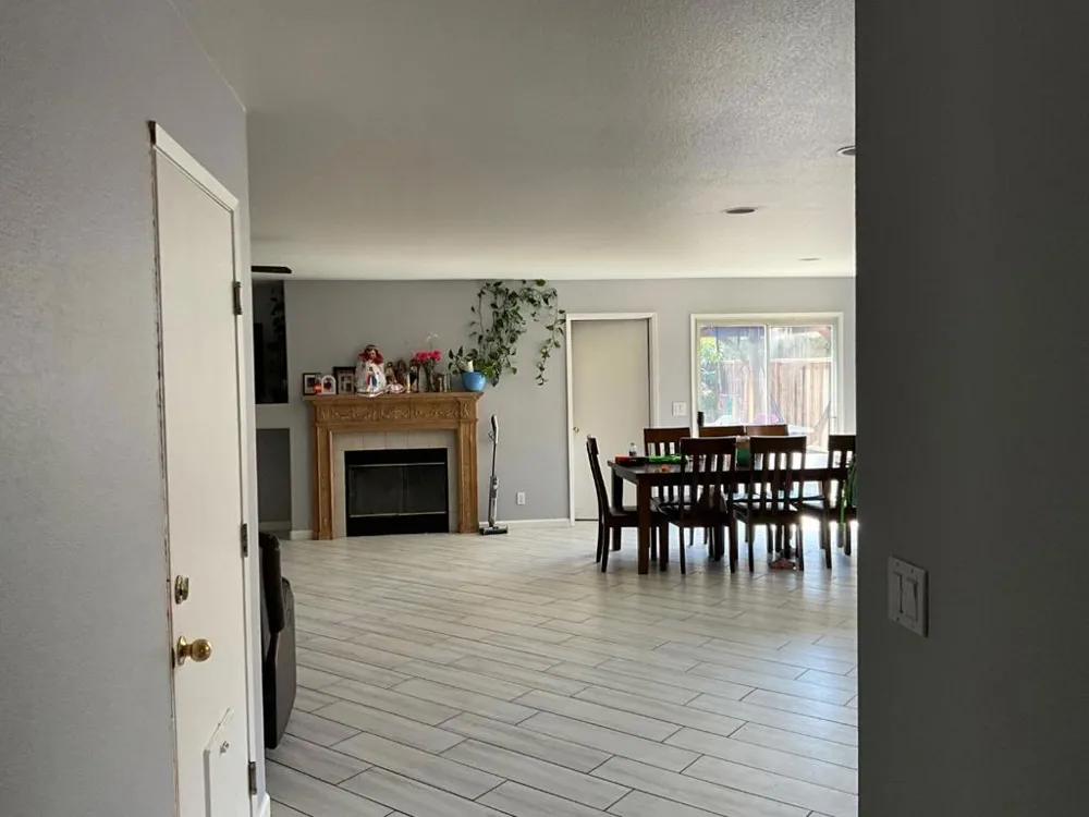 2560 Glenview Drive Hollister, CA 95023