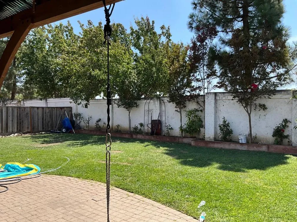 2560 Glenview Drive Hollister, CA 95023