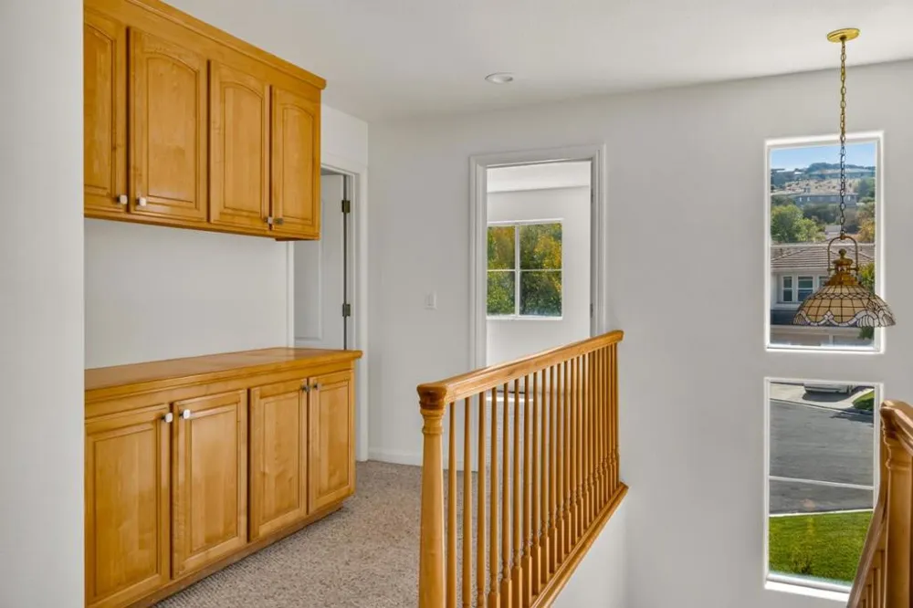 19243 Dovewood Court Salinas, CA 93908