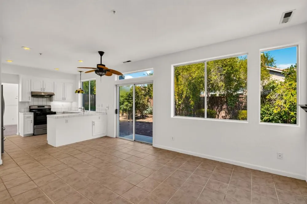 19243 Dovewood Court Salinas, CA 93908