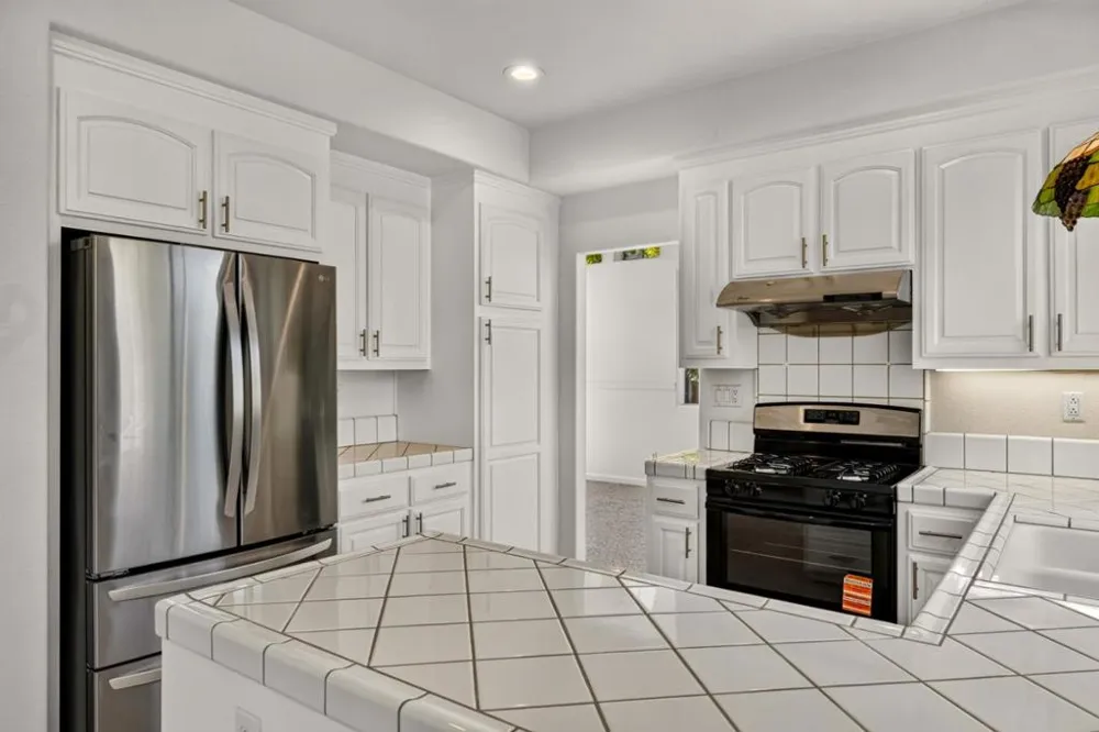 19243 Dovewood Court Salinas, CA 93908