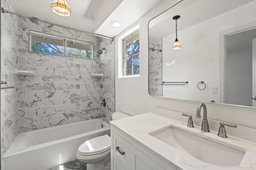 19243 Dovewood Court Salinas, CA 93908