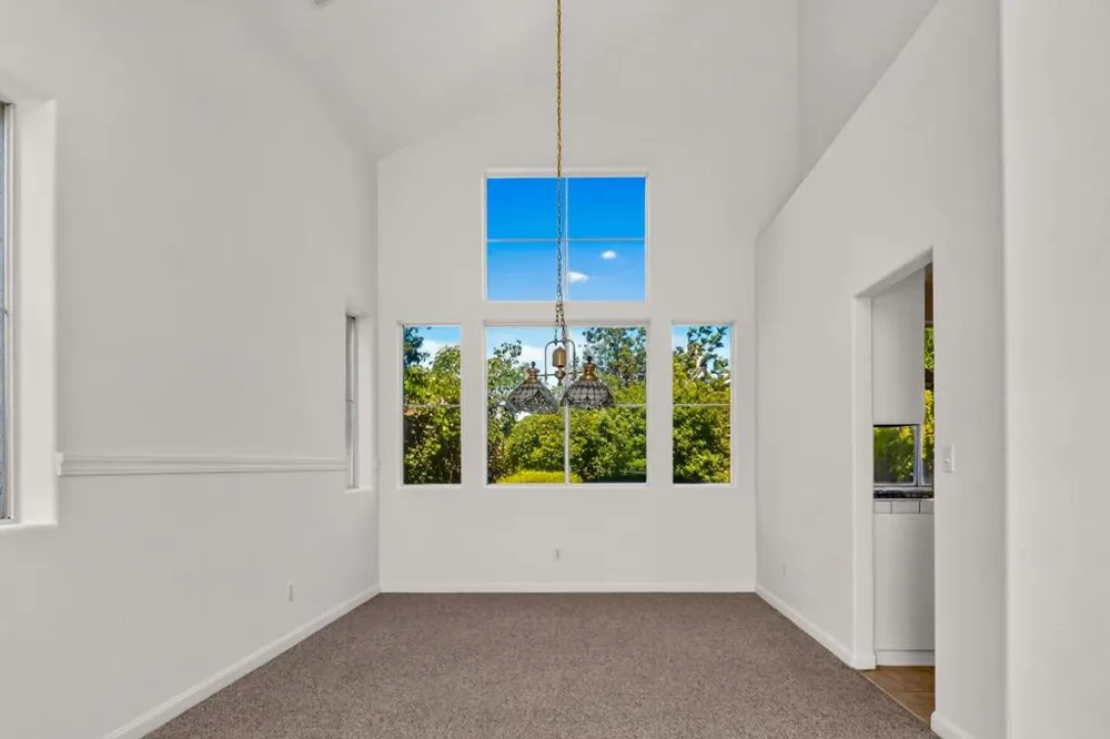 19243 Dovewood Court Salinas, CA 93908