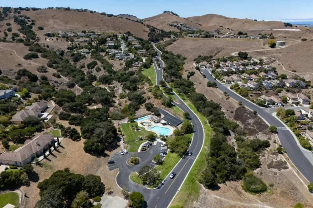 19243 Dovewood Court Salinas, CA 93908