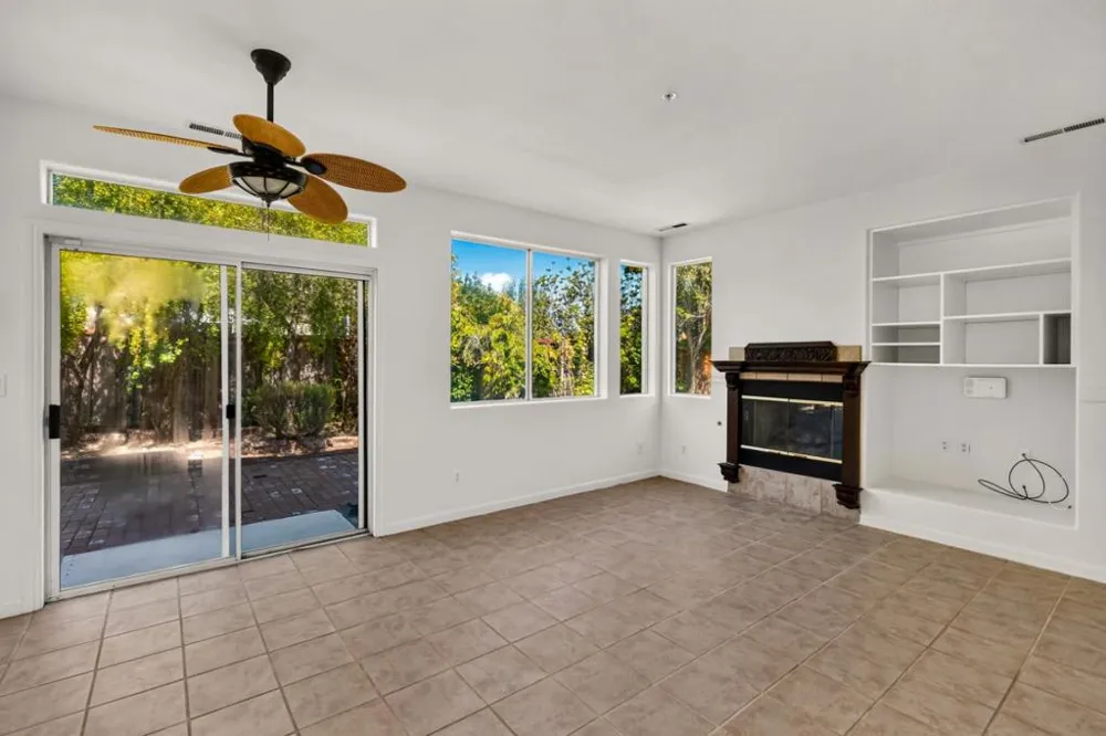 19243 Dovewood Court Salinas, CA 93908
