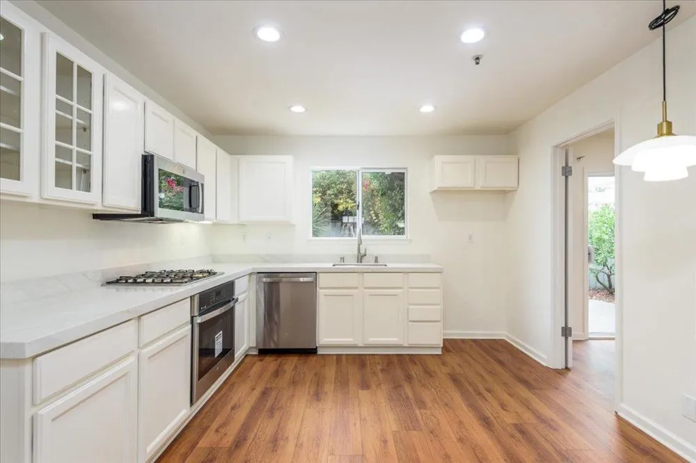 3 Bay San Mateo, CA 94401