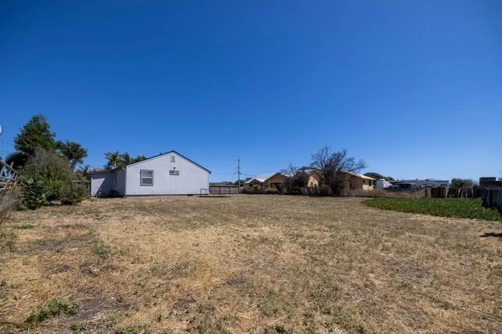 323 Addington Lane Salinas, CA 93907