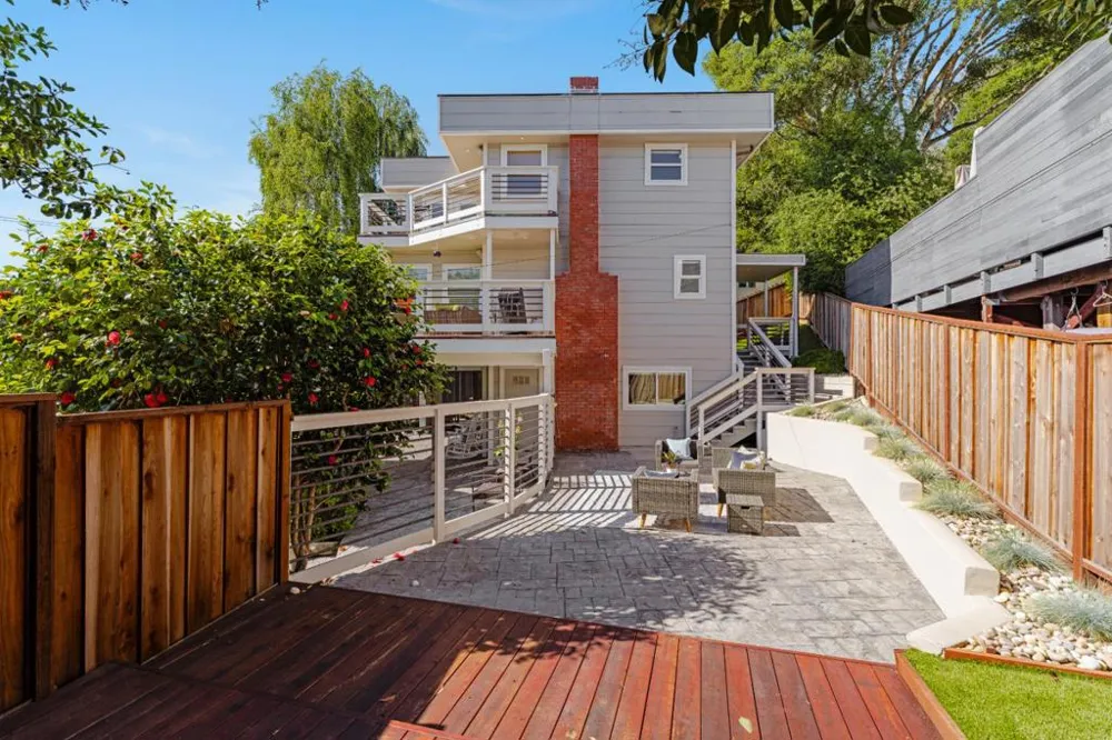 233 Wixon Avenue Aptos, CA 95003