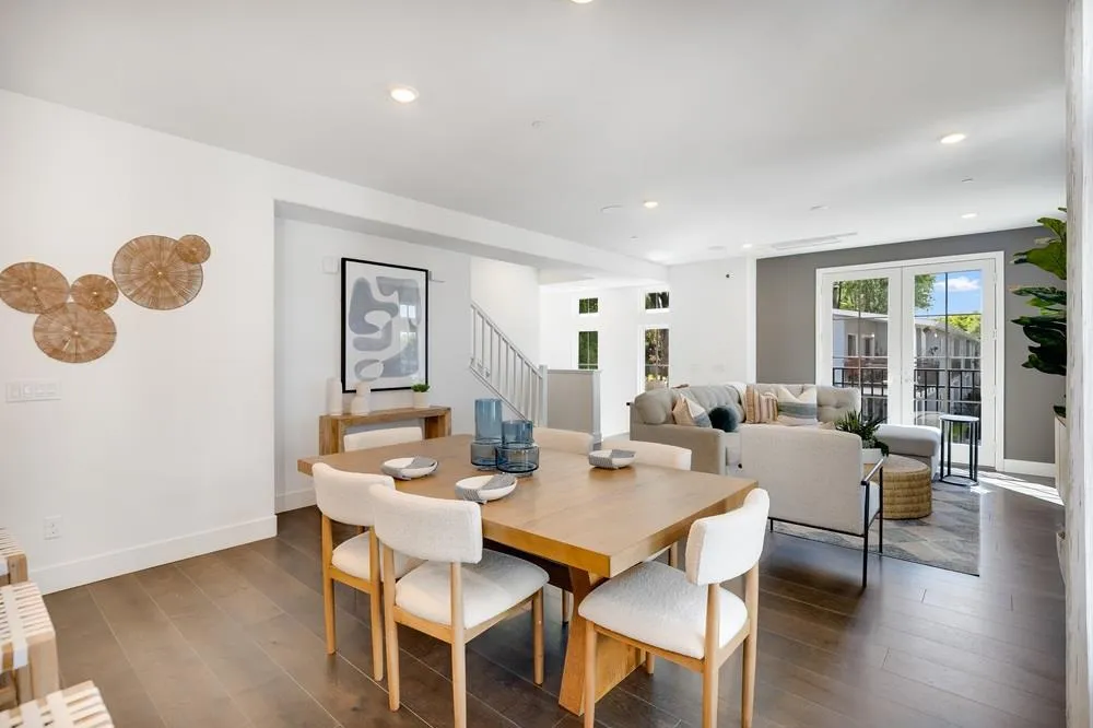 2120 Latham Street Mountain View, CA 94040
