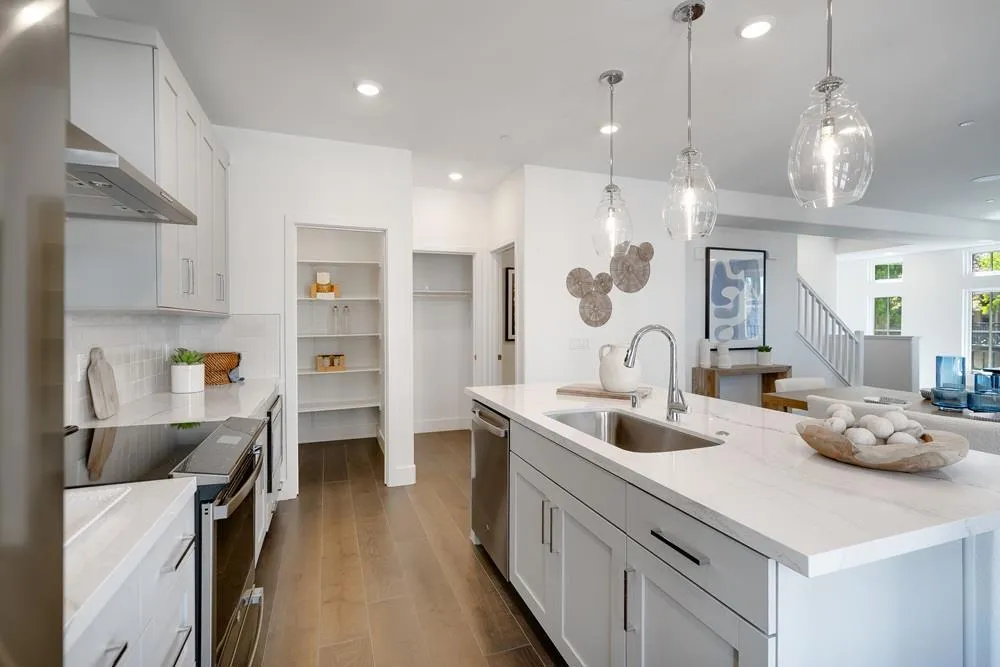 2120 Latham Street Mountain View, CA 94040