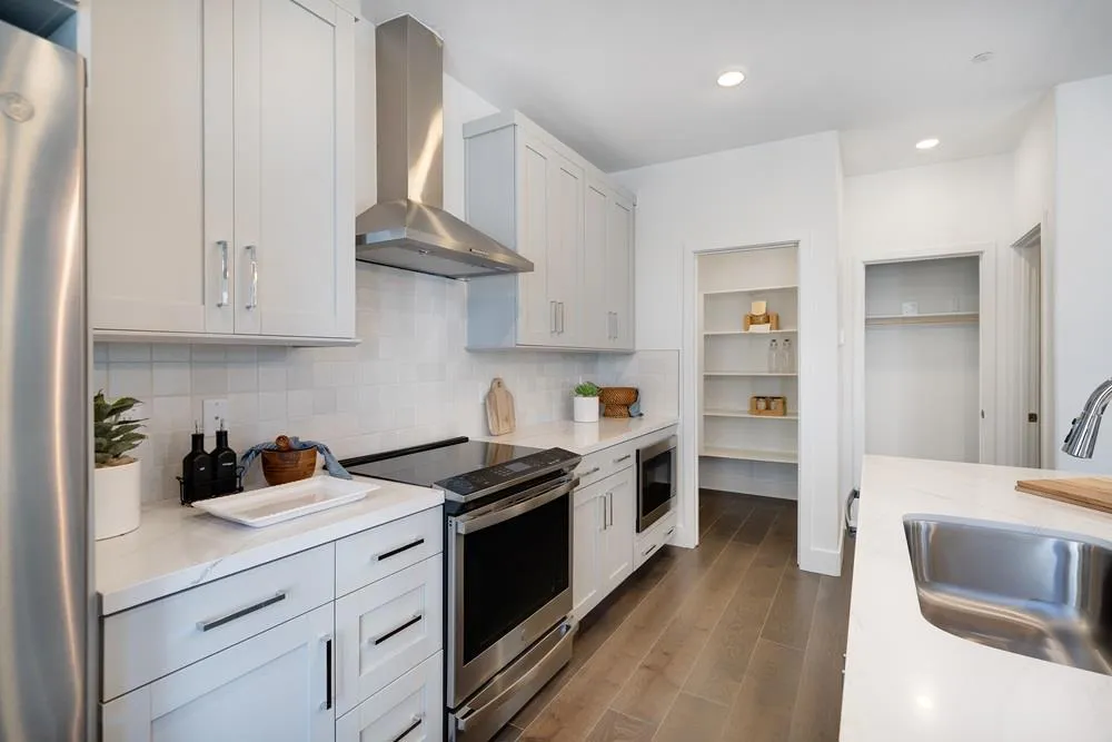 2120 Latham Street Mountain View, CA 94040