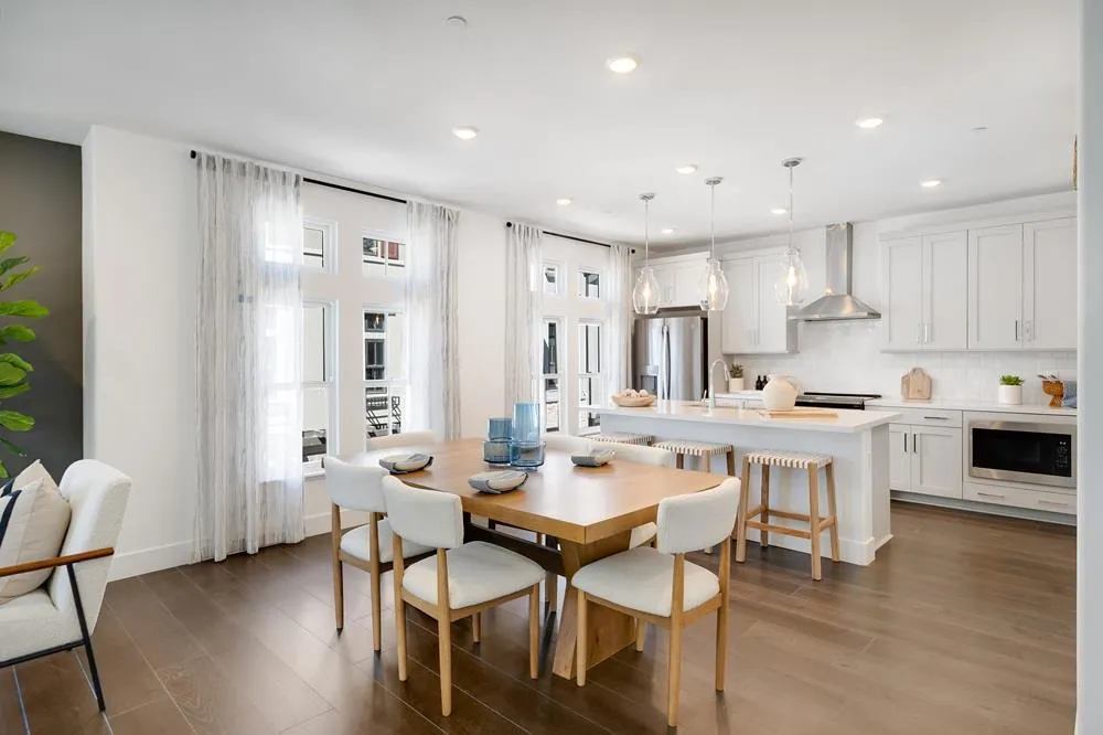 2120 Latham Street Mountain View, CA 94040