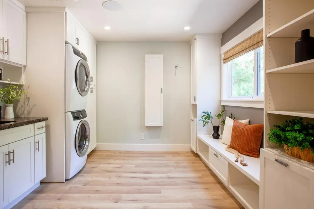 13945 Vista Regina Saratoga, CA 95070