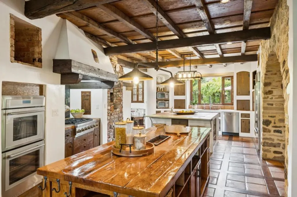 600 Moore Road Woodside, CA 94062