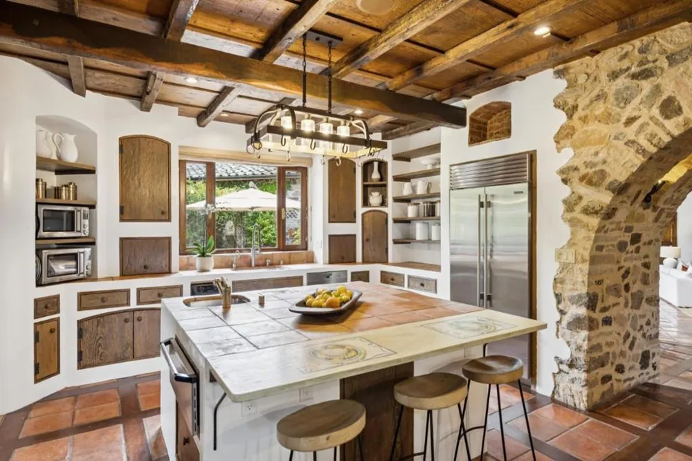 600 Moore Road Woodside, CA 94062