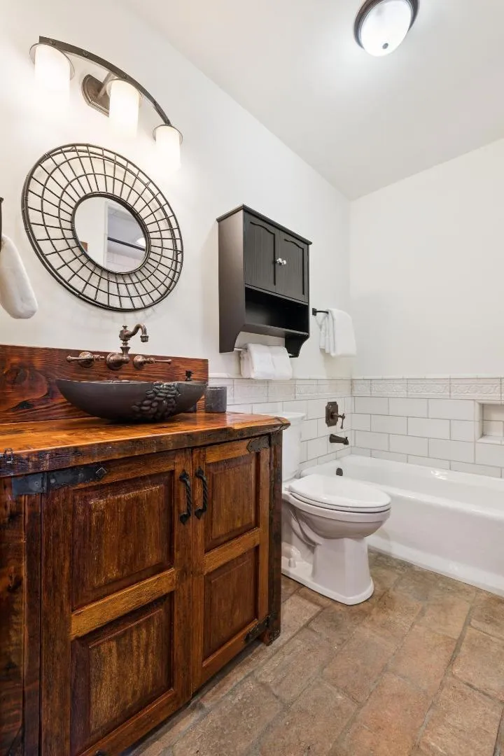 600 Moore Road Woodside, CA 94062