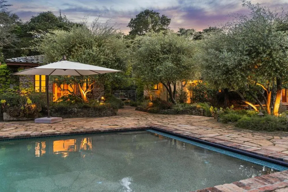 600 Moore Road Woodside, CA 94062