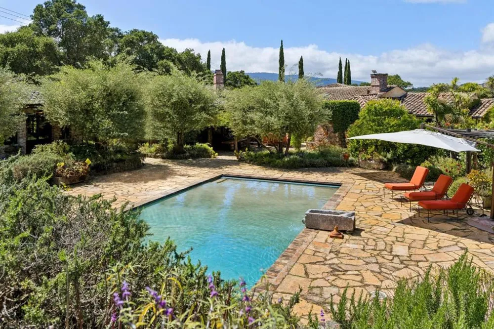 600 Moore Road Woodside, CA 94062