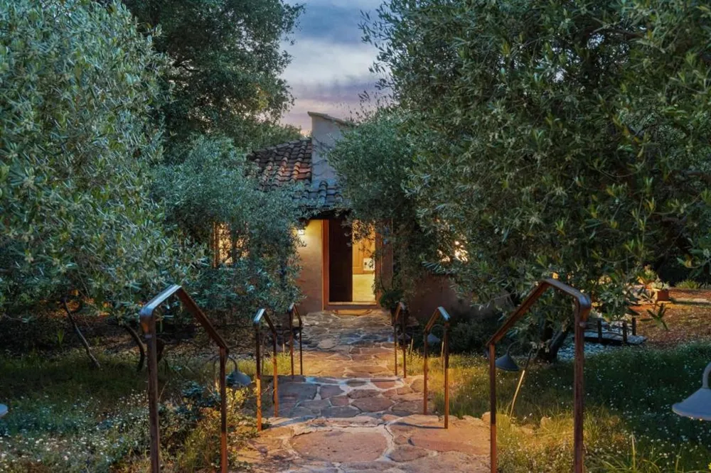 600 Moore Road Woodside, CA 94062