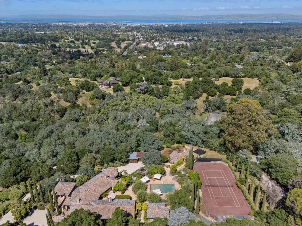 600 Moore Road Woodside, CA 94062