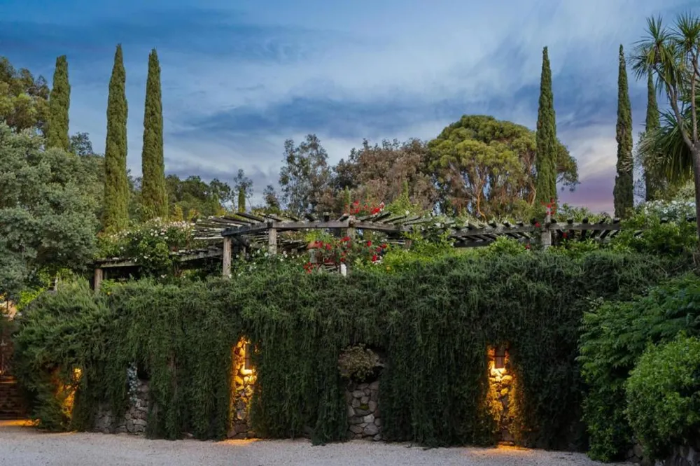 600 Moore Road Woodside, CA 94062