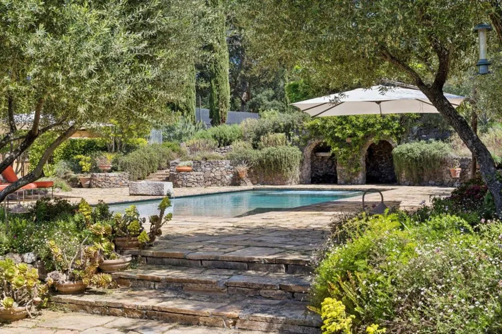 600 Moore Road Woodside, CA 94062