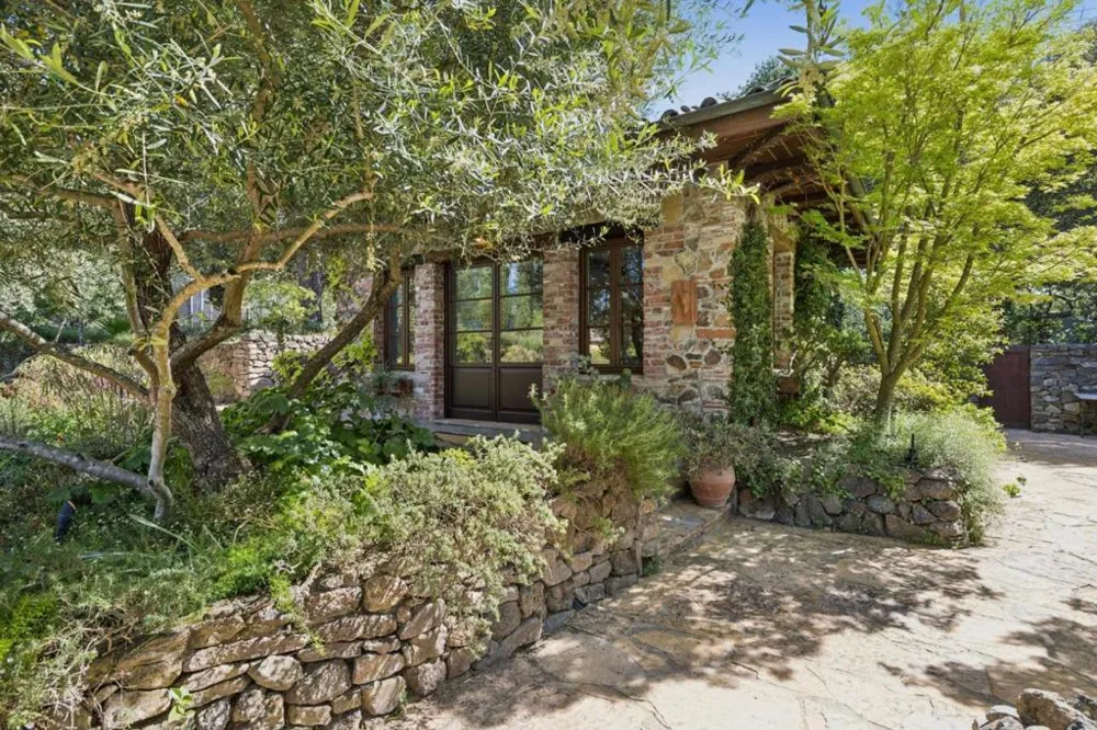 600 Moore Road Woodside, CA 94062
