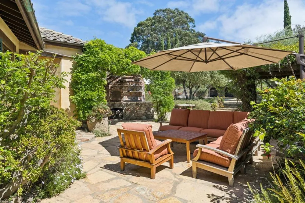 600 Moore Road Woodside, CA 94062