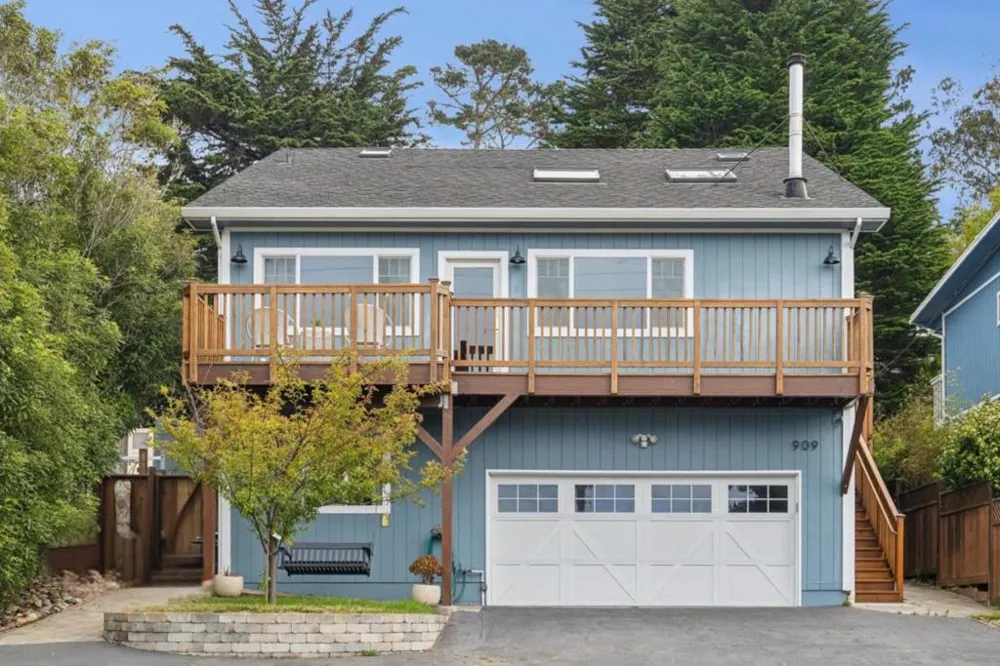 909 Etheldore Street Moss Beach, CA 94038