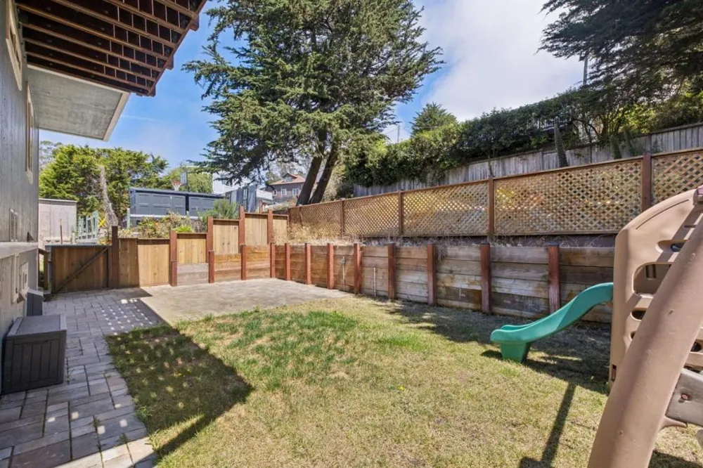909 Etheldore Street Moss Beach, CA 94038